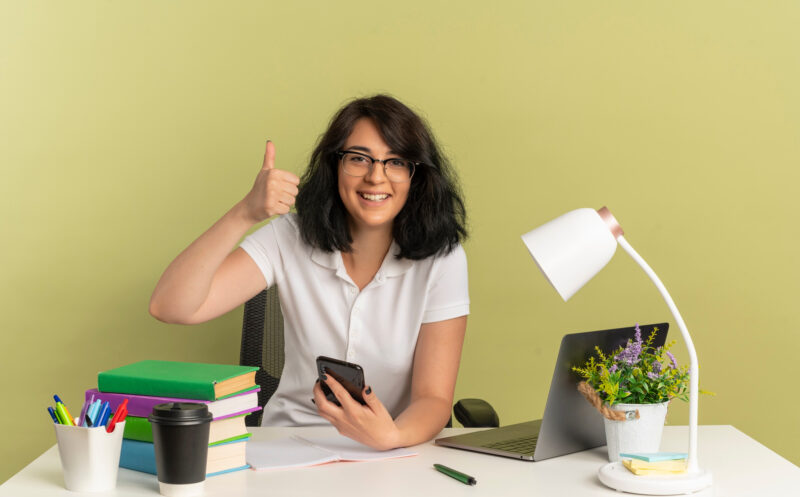 Como líderes inspiradores motivam e incentivam o potencial das pessoas comuns?