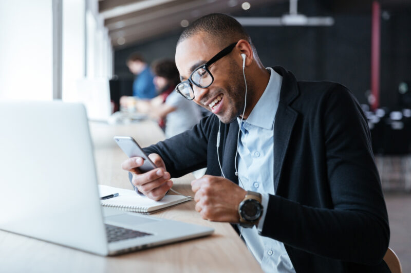 Diferença entre celular como instrumento de trabalho x instrumento de lazer