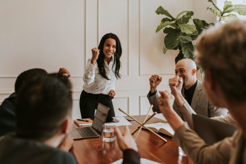 Quais os benefícios de uma liderança motivada e confiante?