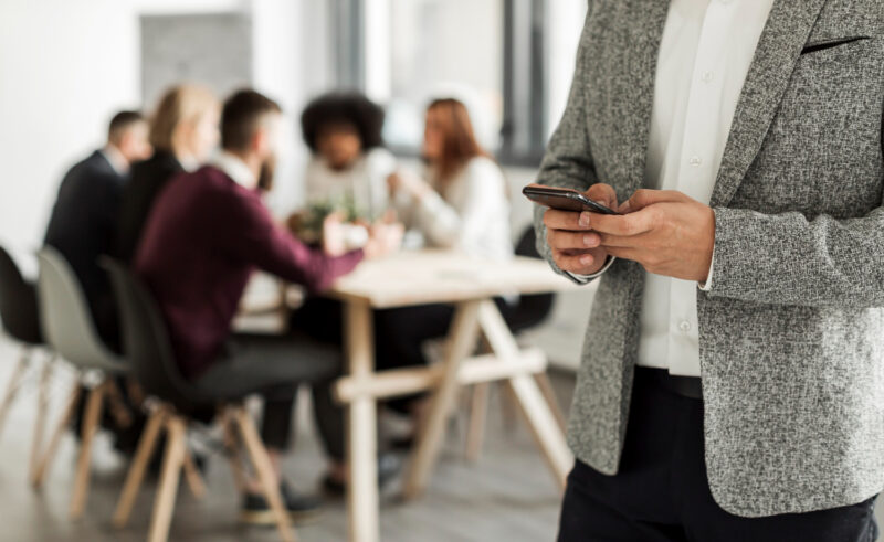 Uso de Celular em Reuniões